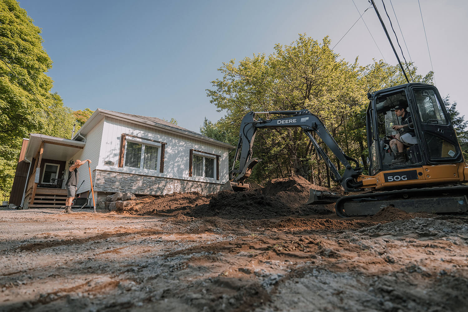 Bien préparer votre terrain avant un projet d’hydro-ensemencement : les étapes clés pour un résultat durable